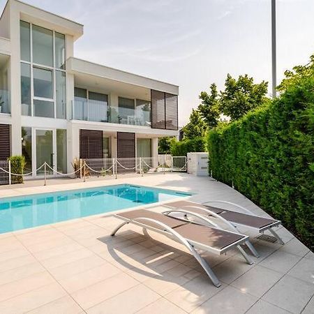 Apartment Luma With Pool Lido di Jesolo Dış mekan fotoğraf
