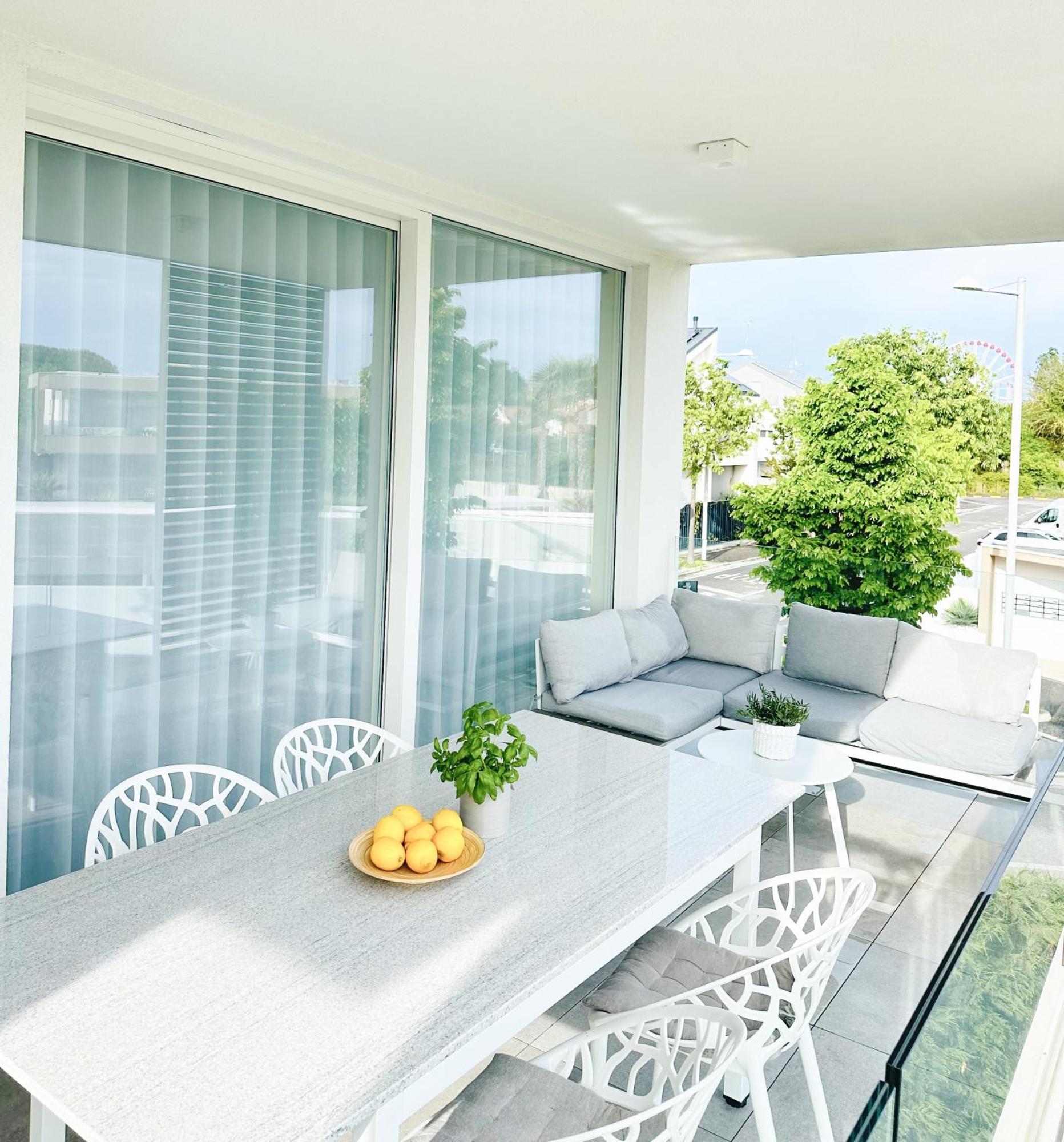 Apartment Luma With Pool Lido di Jesolo Dış mekan fotoğraf