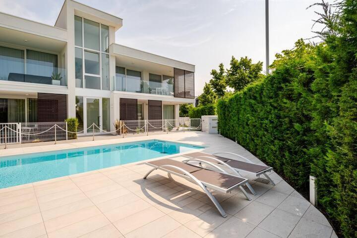 Apartment Luma With Pool Lido di Jesolo Dış mekan fotoğraf